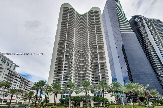 Building Photo - 17201 Collins Ave