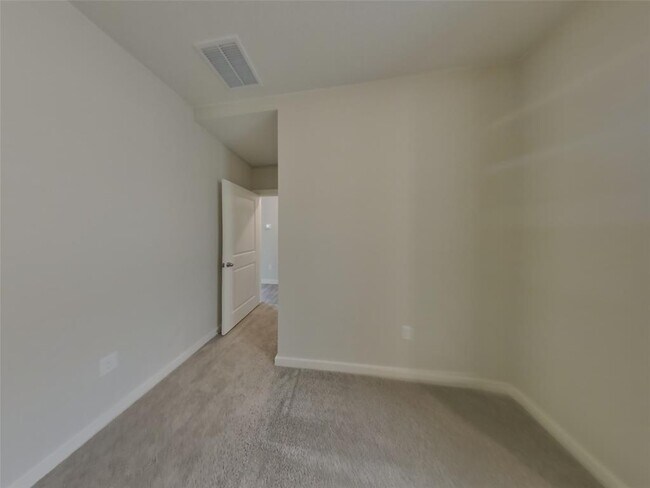 Building Photo - 544 Raglands Rd