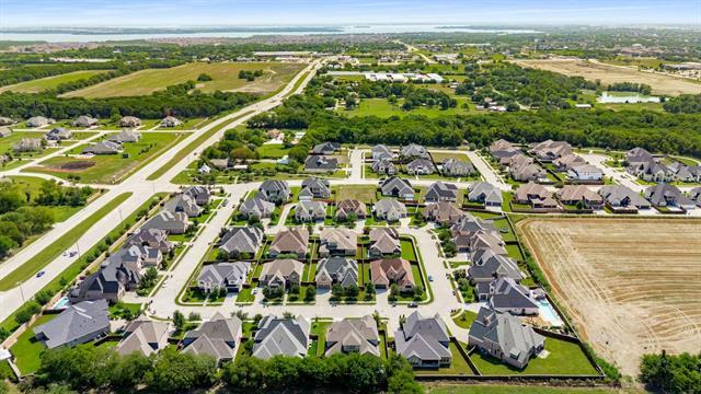 Building Photo - 2605 Greenlawn Dr