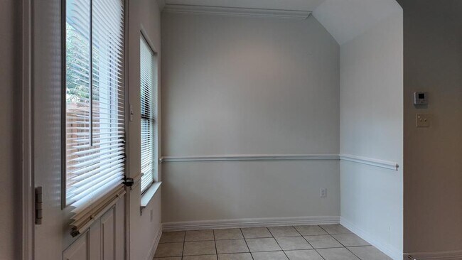 Building Photo - 8710 Knox St