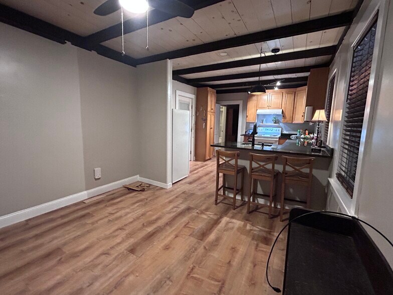 Livingspace - open concept - 29 Lakeview Rd