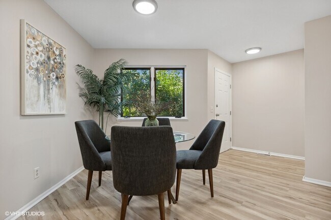 Building Photo - Charming Renovated Home with Modern Amenit...