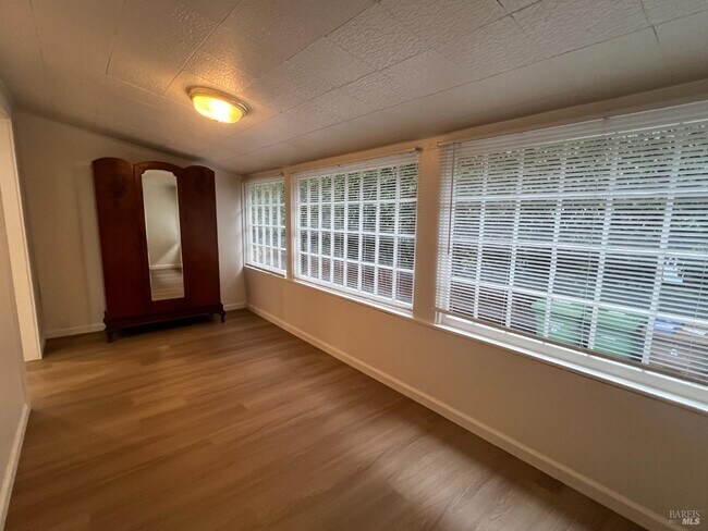 Building Photo - 127 Bolinas Ave