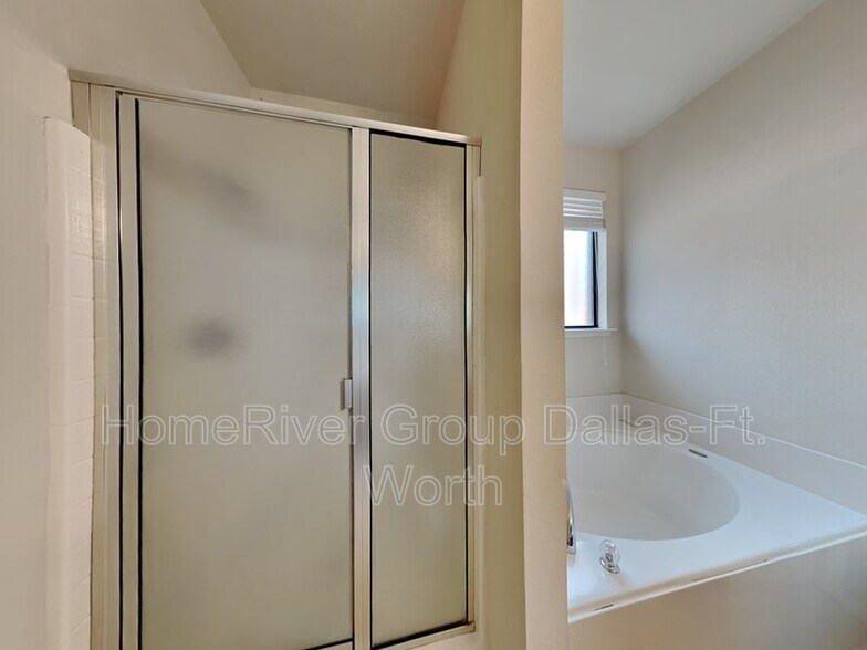 Building Photo - 10709 Lipan Trail