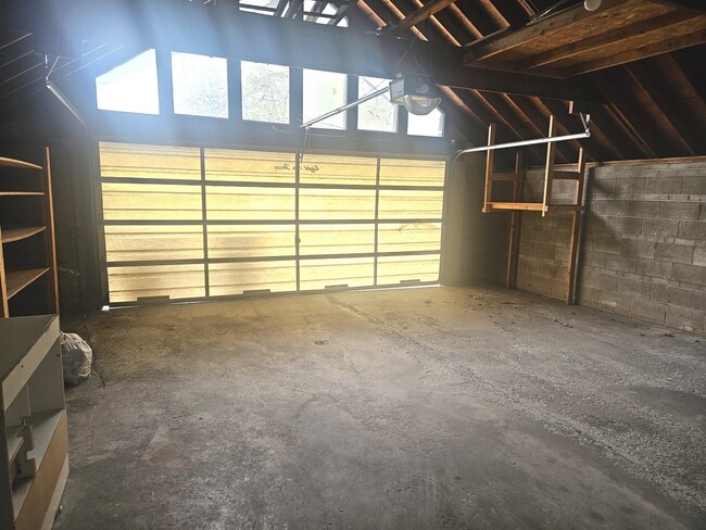 Building Photo - 863 N Northwest Hwy