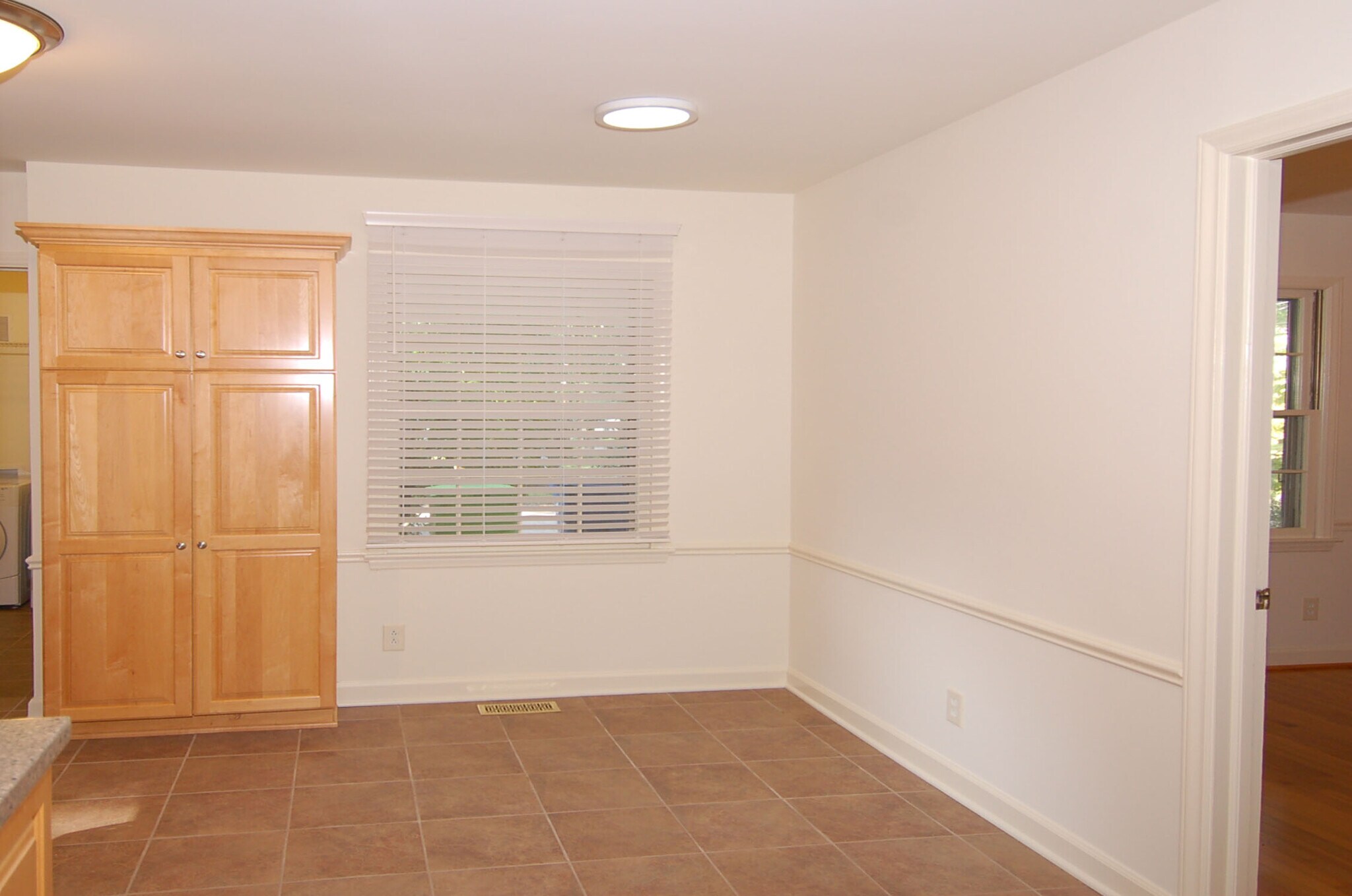 Building Photo - 5400 Emerson Dr