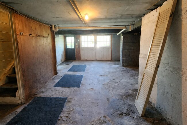 Building Photo - 1128 Ridge Rd