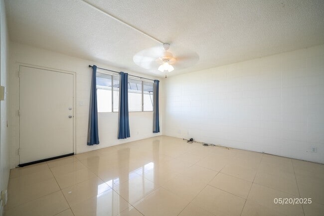 Building Photo - $2,100 / 2br - 700ft2 -| 2bd/1ba Renovated...