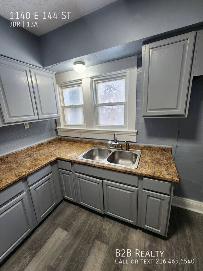 Building Photo - 1140 E 144th St