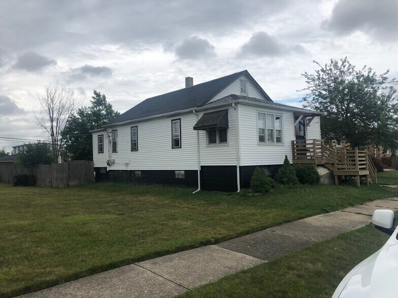 Exterior front - 14607 Hoyne Ave