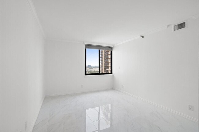 Building Photo - 3525 Sage Rd