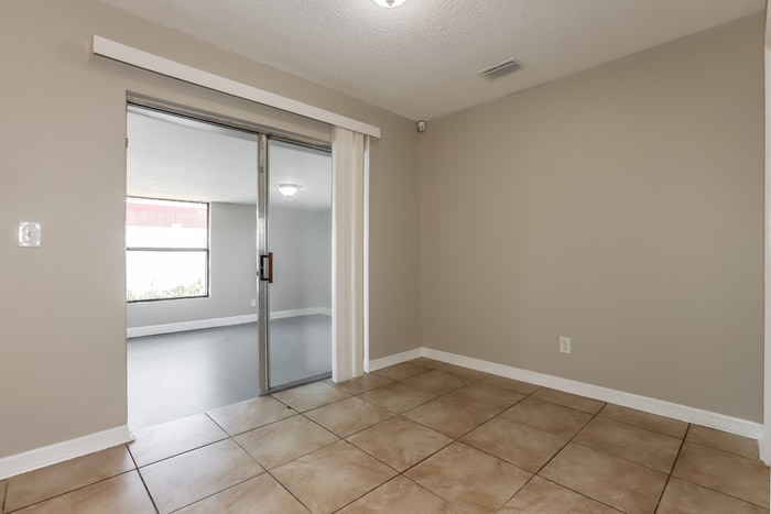 Building Photo - 1901 Derbywood Dr