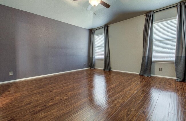 Building Photo - 307 Riverine Way