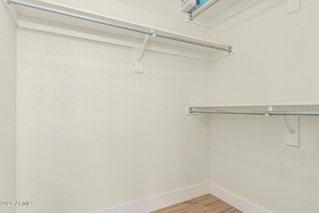 Building Photo - 602 W Canary Way