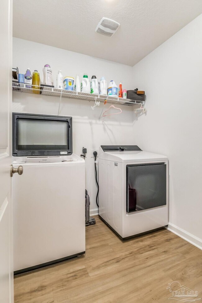 Building Photo - 6793 Paso Fino Dr