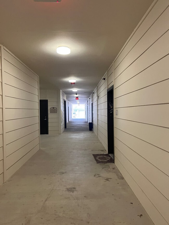 Building Photo - 9301 Old Bee Caves Rd