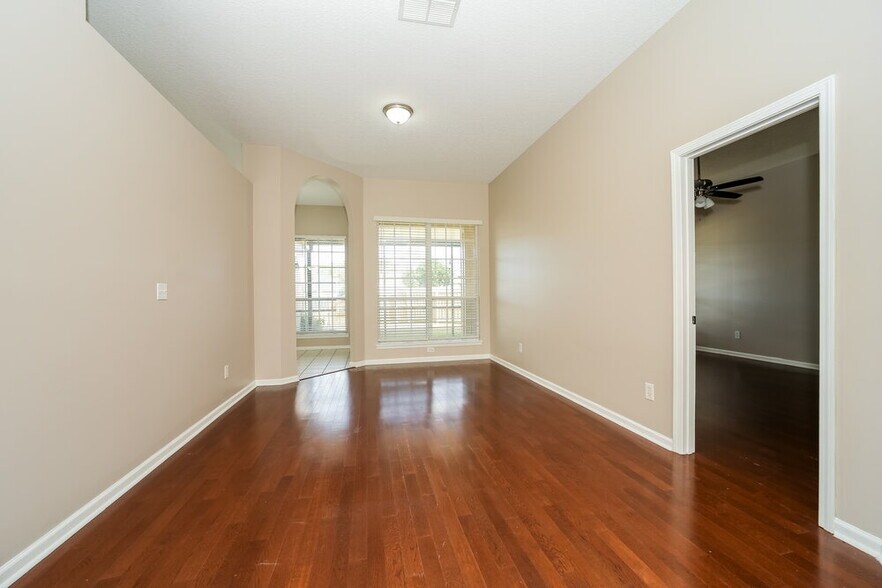 Building Photo - 12589 Hidden Gardens Dr