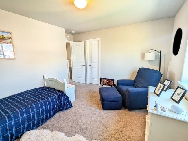 Building Photo - Gorgeous 4 Bedroom 2.5 Bath Home in Bradley Ranch