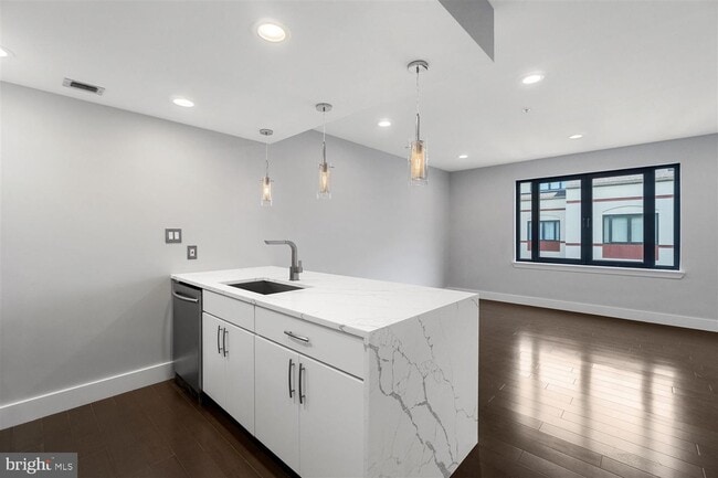 Building Photo - 1000 Fell St