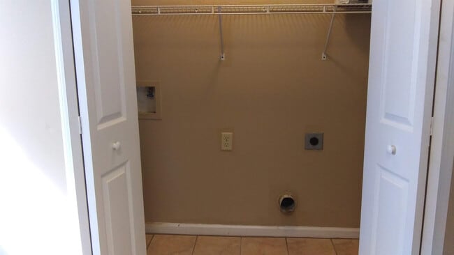 Building Photo - 1513 Kingdom St