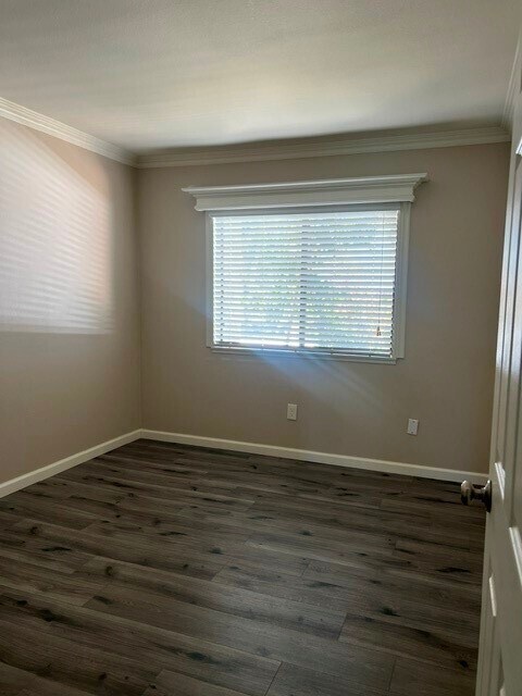 Building Photo - 1464 Camelot Dr