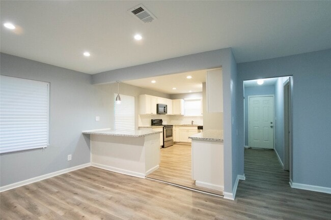 Building Photo - 4130 Galesburg St