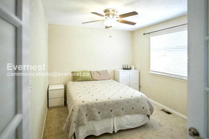 Building Photo - 18618 E Grand Cir