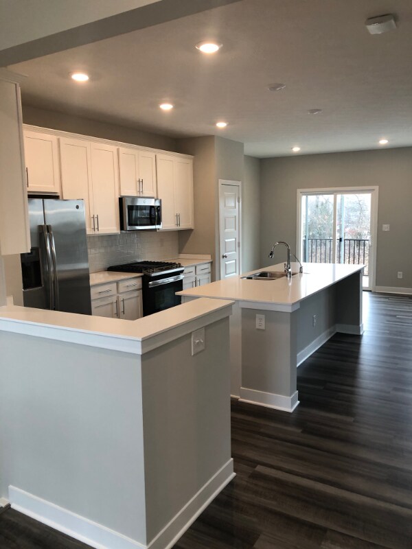 Building Photo - 305 Fairfax Way