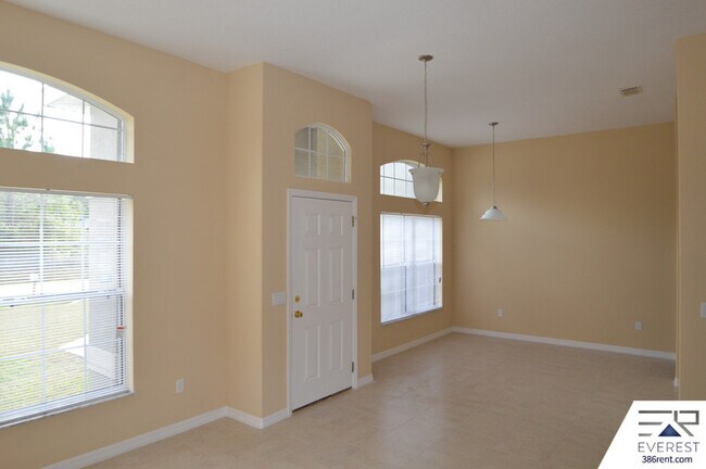 Building Photo - 7 Undermount Path E
