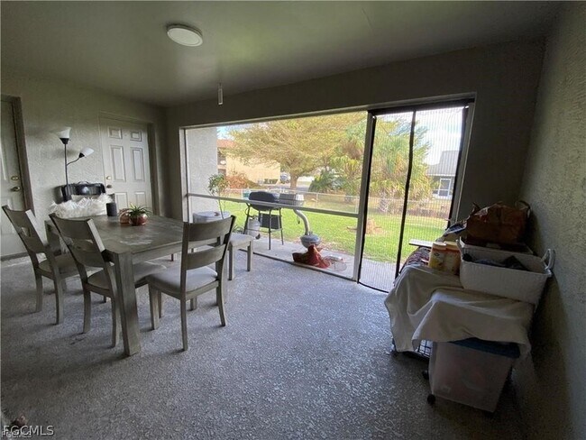 Building Photo - 4317 SW Santa Barbara Pl