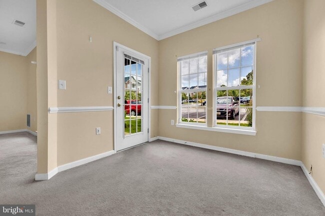 Building Photo - Piney Orchard - Ground Level entry - 2 bed...