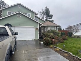 Building Photo - 520 NW Lateen St