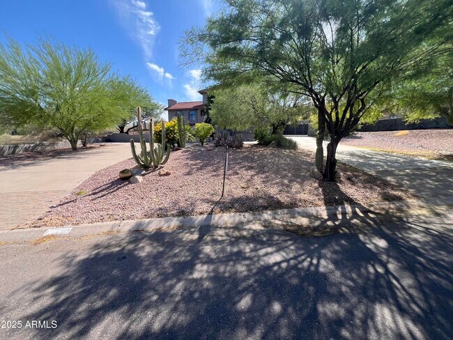 Building Photo - 15230 N Blackbird Dr