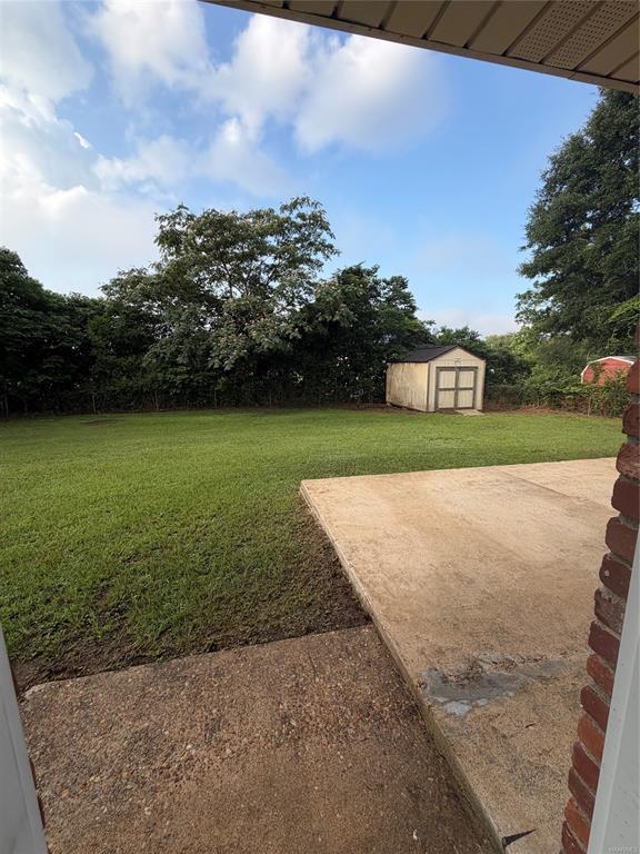 Building Photo - 242 Clubview Dr