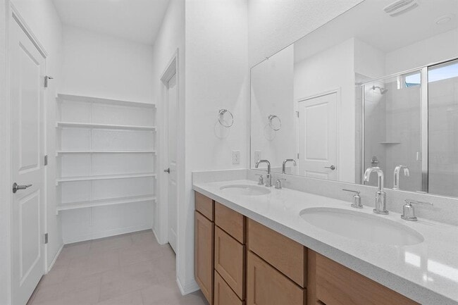 Building Photo - 202 Lime St