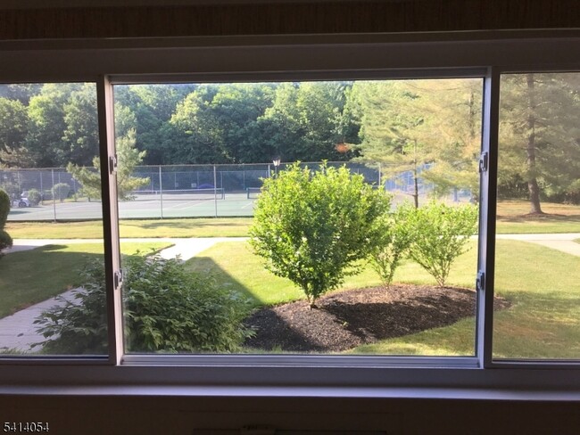 Building Photo - 819 Cricket Ln