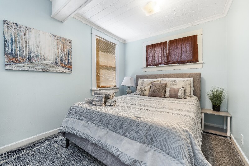 Building Photo - 2700 S 600 E