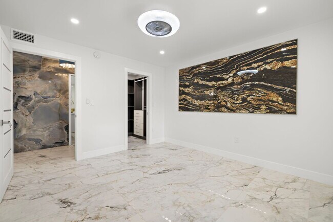Building Photo - 5306 Santa Rosa Ct