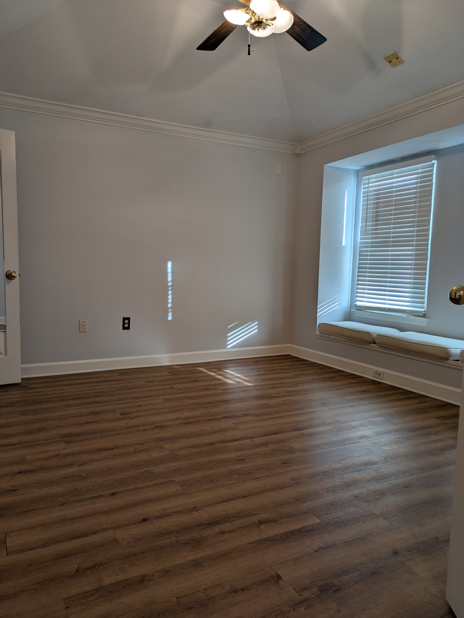 Building Photo - 810 Mill Creek Ln
