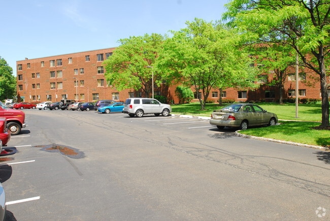 Primary Photo - Baldwin Oaks Apartments