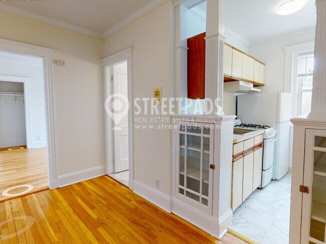 Building Photo - bedroom in Cambridge MA 02138