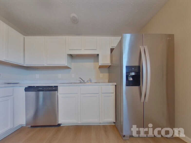 Building Photo - 98 Pin Oak Ct