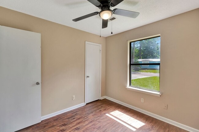 Building Photo - Charming 3BR/2B Duplex in Gadsden Acres – ...