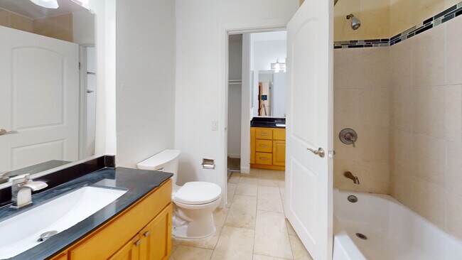 Building Photo - 37-1 Clay Ct-37