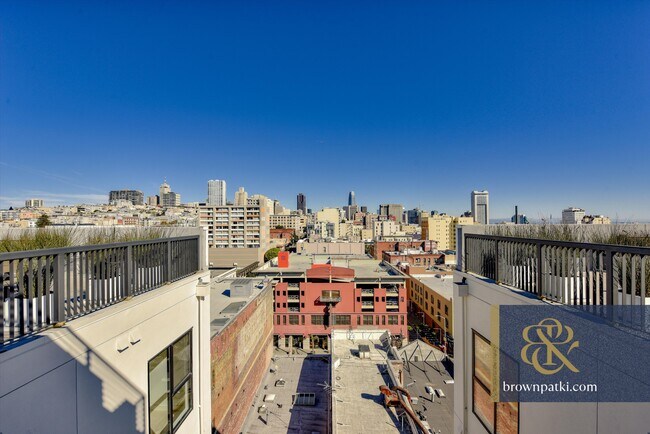 Building Photo - 1433 Bush St