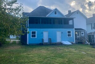 Building Photo - 216 W Vincent St