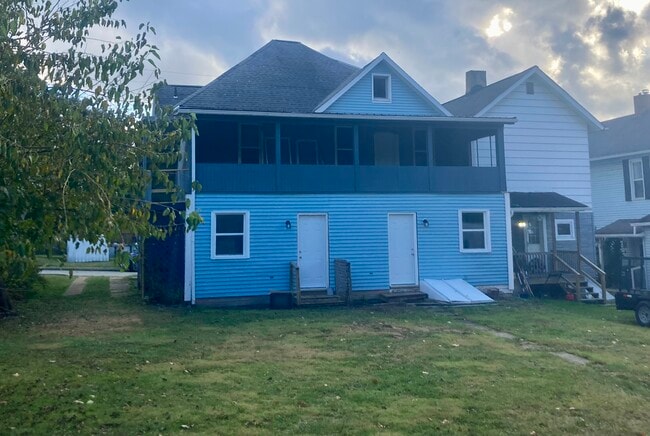 Building Photo - 216 W Vincent St