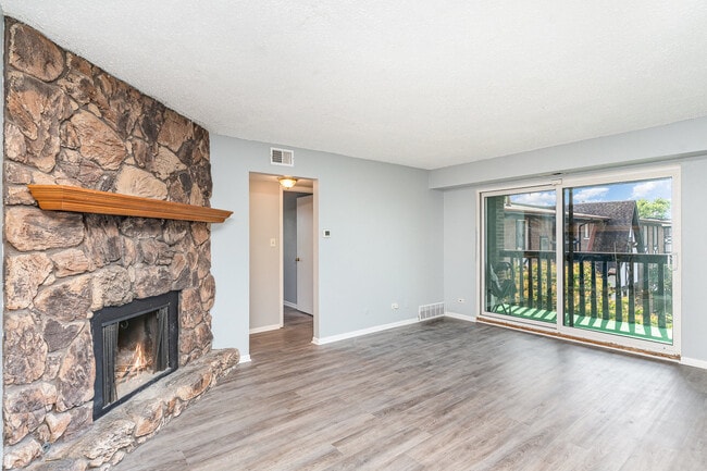 Building Photo - 13620 Lamon Ave