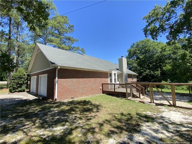 Building Photo - 21 Pineridge Dr
