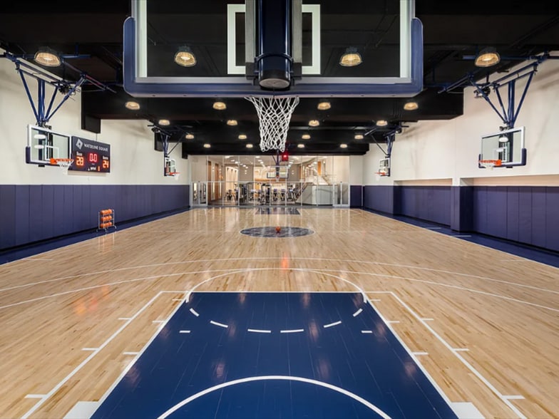 Building Photo - 400 W 61st St